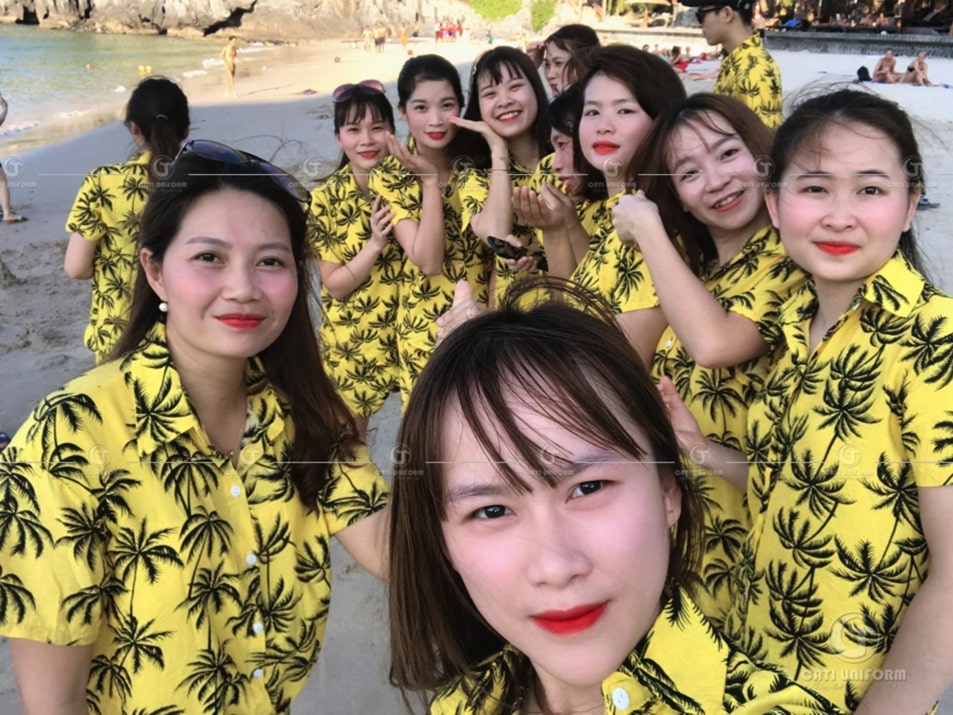 Đồng phục đi biển 2021